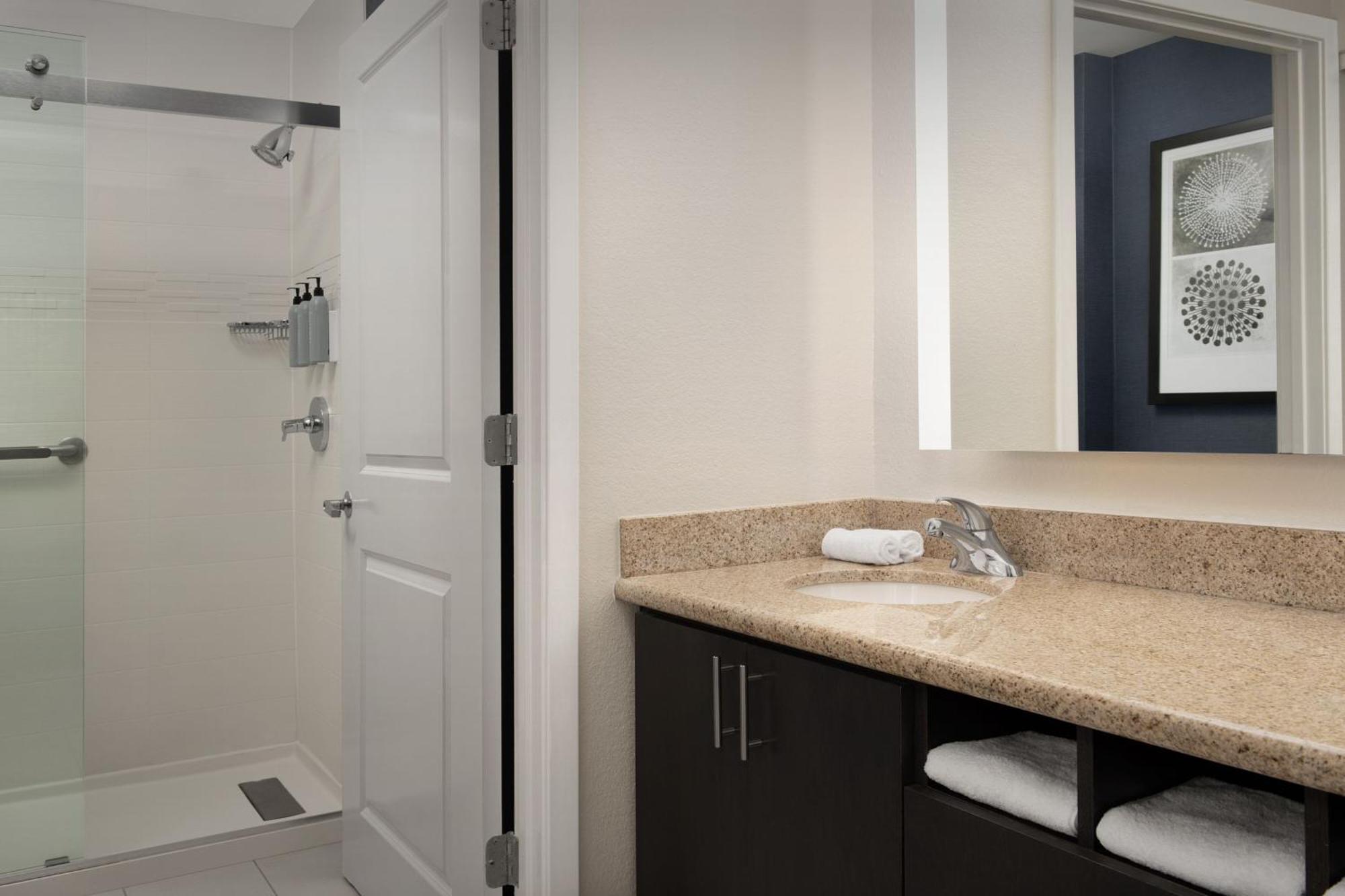 Residence Inn By Marriott Greensboro Airport Екстериор снимка