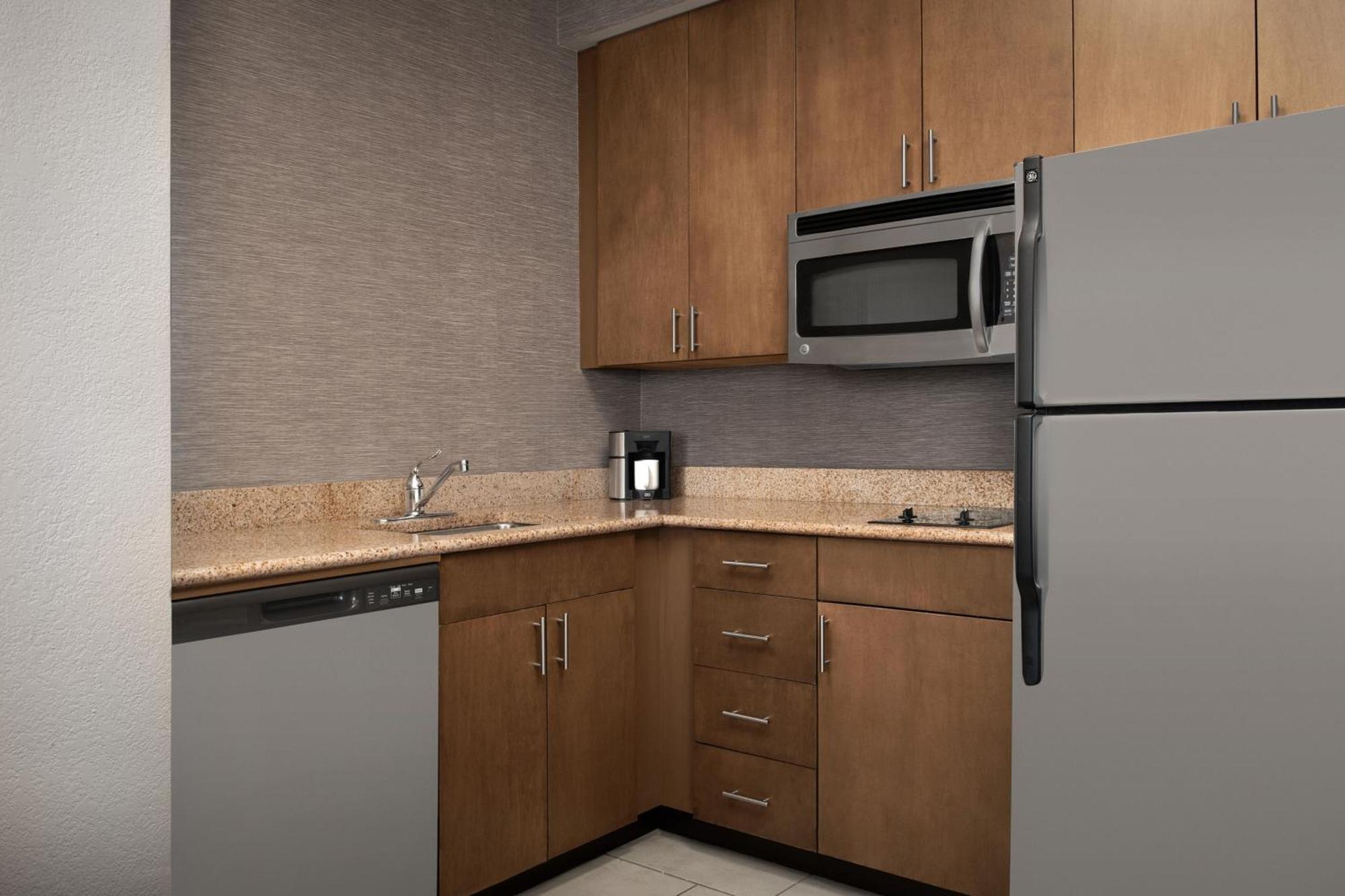 Residence Inn By Marriott Greensboro Airport Екстериор снимка