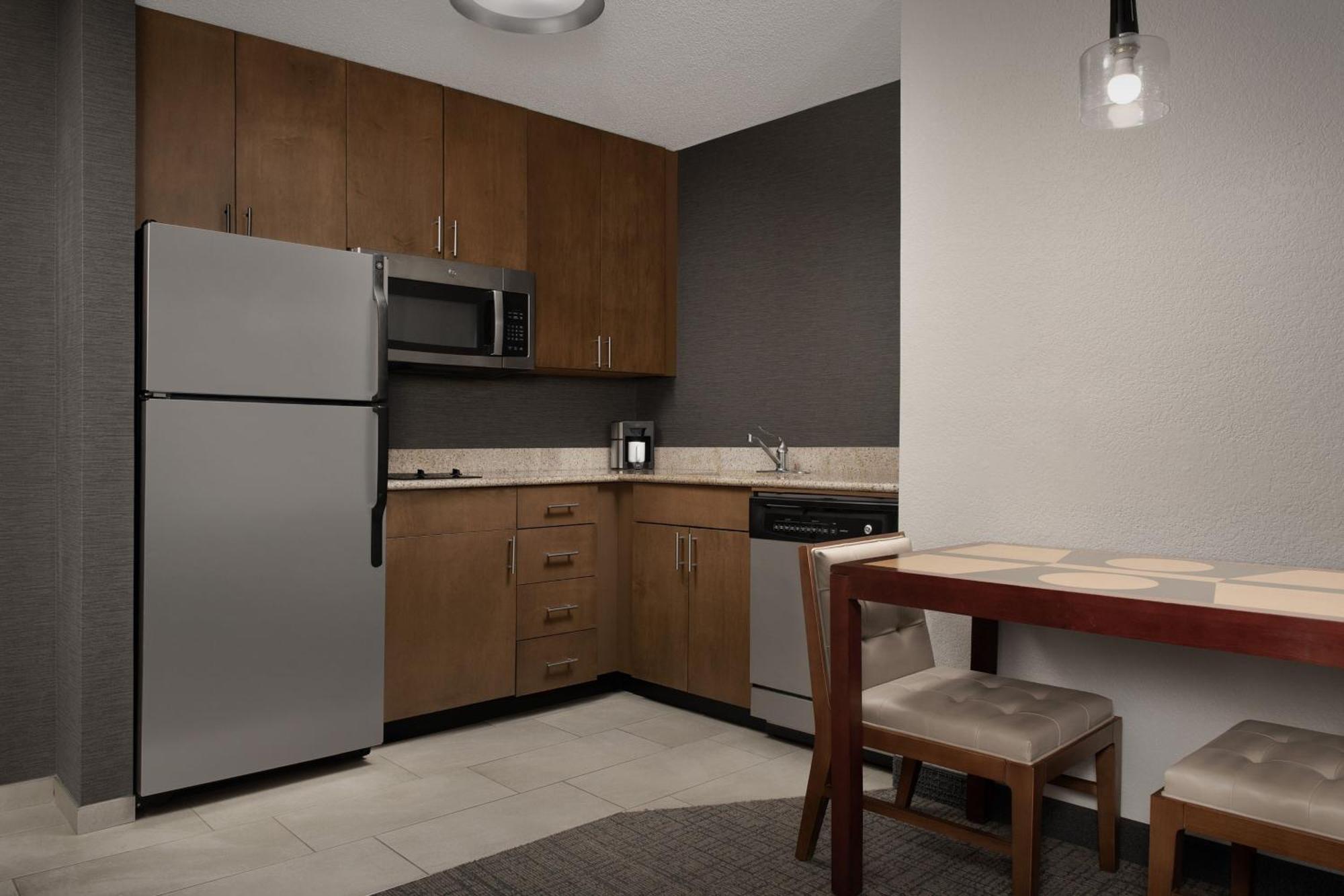 Residence Inn By Marriott Greensboro Airport Екстериор снимка